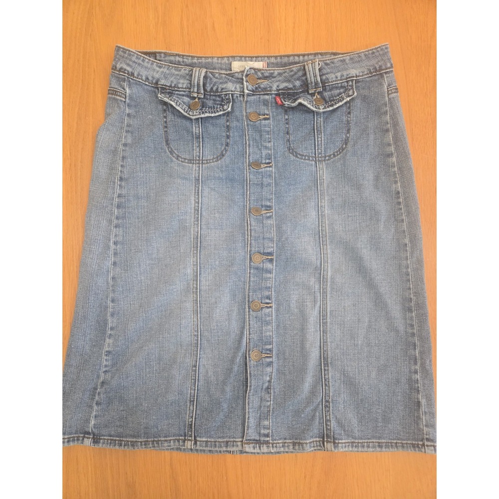 Levi's Denim Jean Skirt Size 10 Knee Button Front Modest Y2K